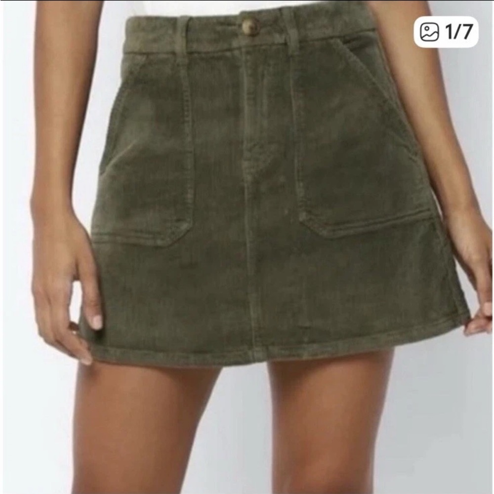 American Eagle Olive Green Corduroy Skirt Size 6 Y2K Hipster Boho 70’s look - Picture 7 of 7